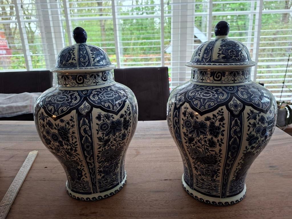 Set van 2 Delft blauwe dekselvazen, Antiek en Kunst, Ophalen of Verzenden