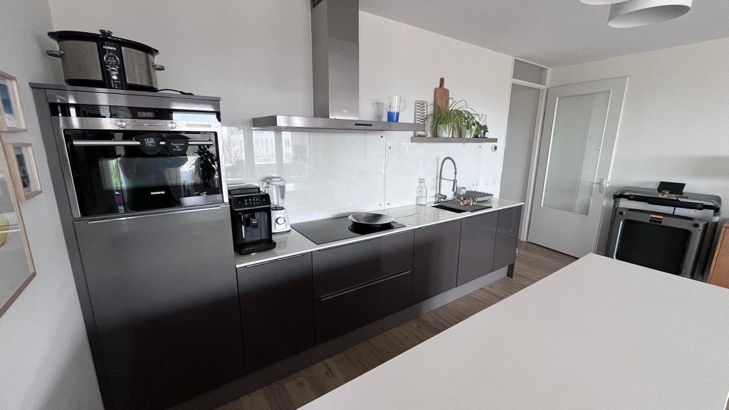 Complete moderne keuken, Huis en Inrichting, Keuken | Complete keukens, Ophalen, Gebruikt, Met kookeiland, Graniet of Steen