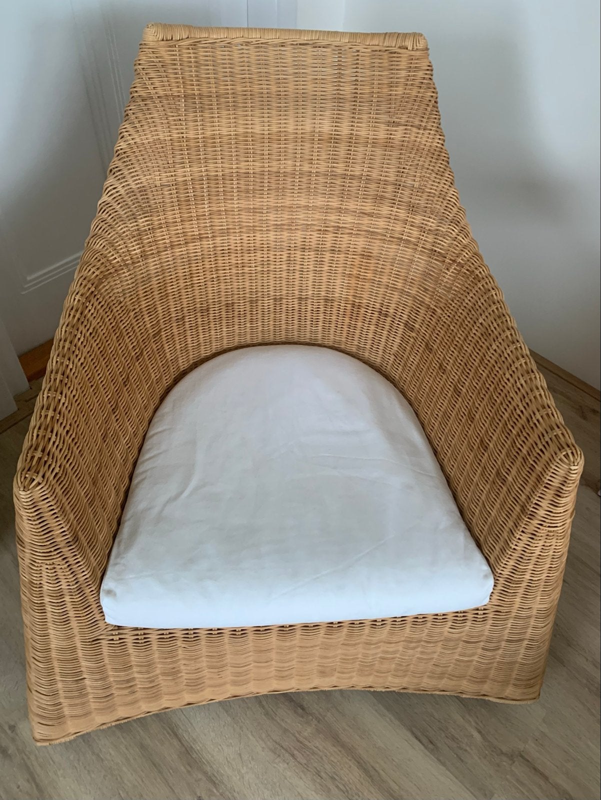 Rotan schommel fauteuil met wit kussen, Ophalen, Overige kleuren, Riet of Rotan, Zo goed als nieuw