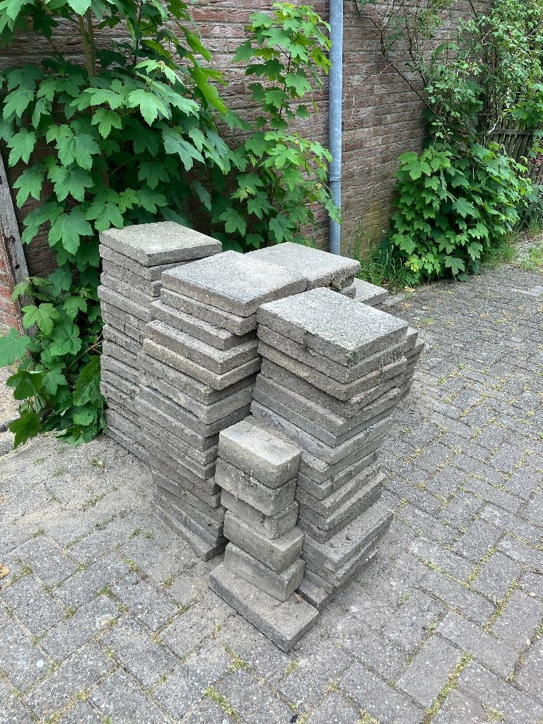 Stoeptegels 80 stuks gratis af te halen, Ophalen, Gebruikt, Overige typen, 5 tot 10 m²