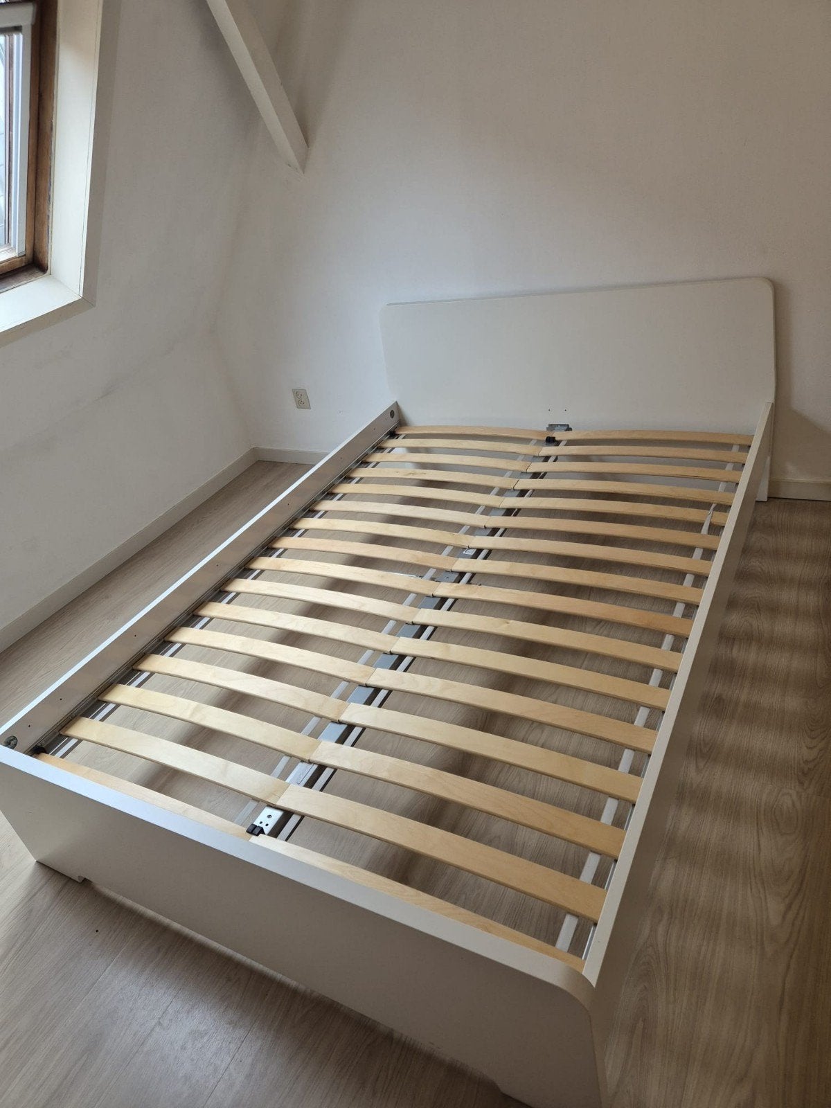 Ikea Askvoll bedframe 140x200 & lattenbodem. Ophalen 19 juli, Gebruikt, Wit, Tweepersoons, 200 cm