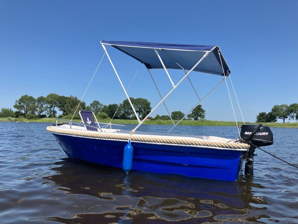 Blauwe sloep met Mercury buitenboordmotor met trailer, Overige merken, Gebruikt, 4 m, Buitenboordmotor