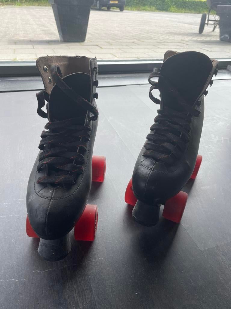 OTRS rolschaatsen - Maat 40 - Zwart met rode wielen, Ophalen, Zo goed als nieuw, Dames