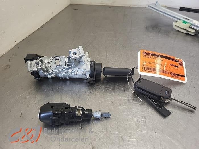 Kontaktslot + Sleutel van een Ford Transit Connect