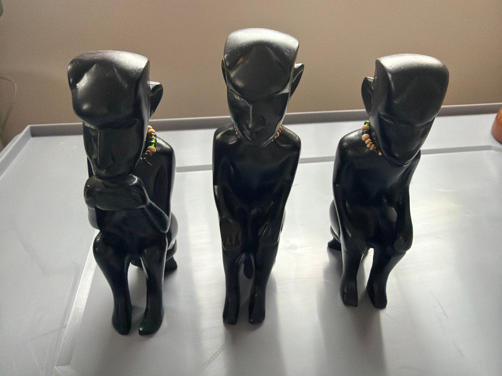 Set van 3 Afrikaanse houten beelden - Zwart, Antiek en Kunst, Groep mensen, Ophalen of Verzenden, Handgemaakt, Beeld