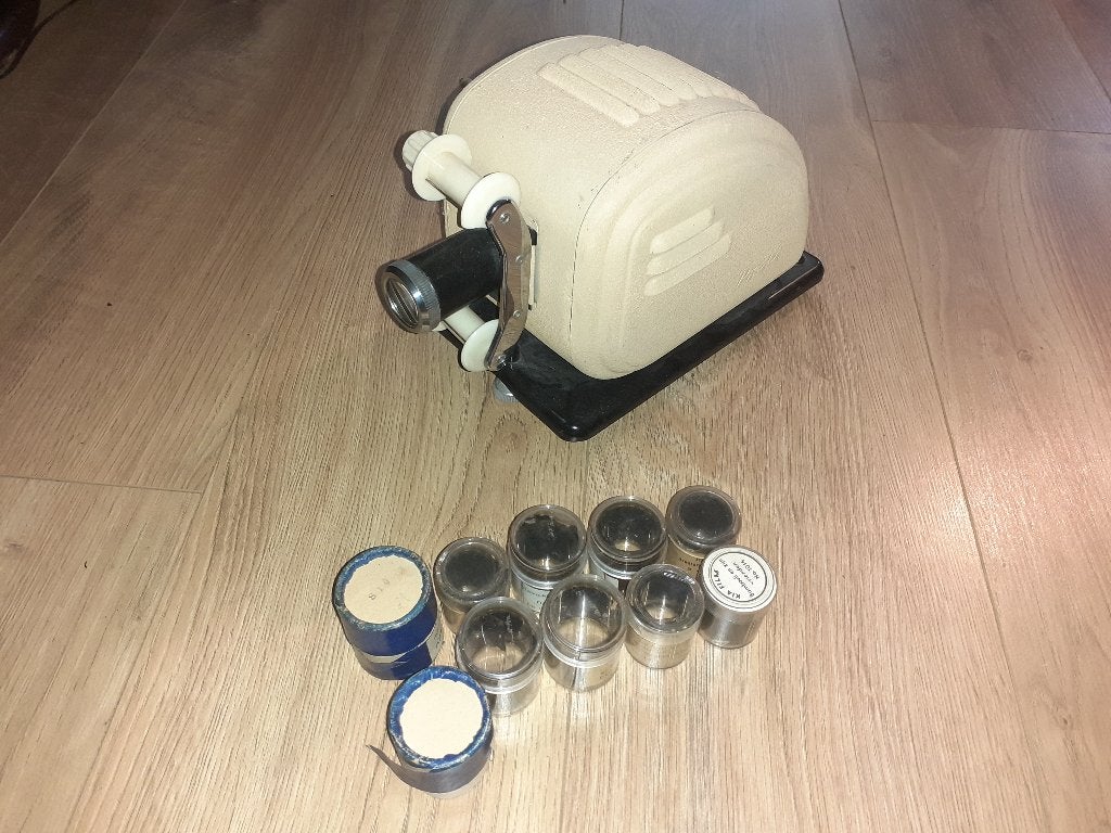 Proti Projector met diverse Filmstrips, Ophalen, Gebruikt