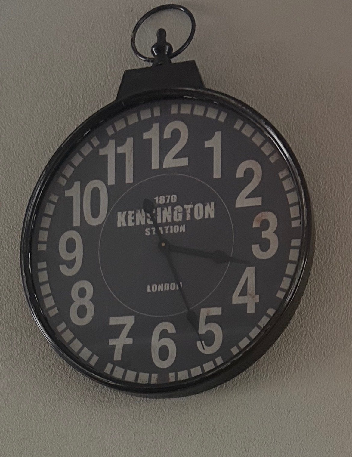 Stoere Kensington Wandklok Zwart Metaal Ø 60 cm, Ophalen, Analoog, Werkt op batterijen, Industrieel