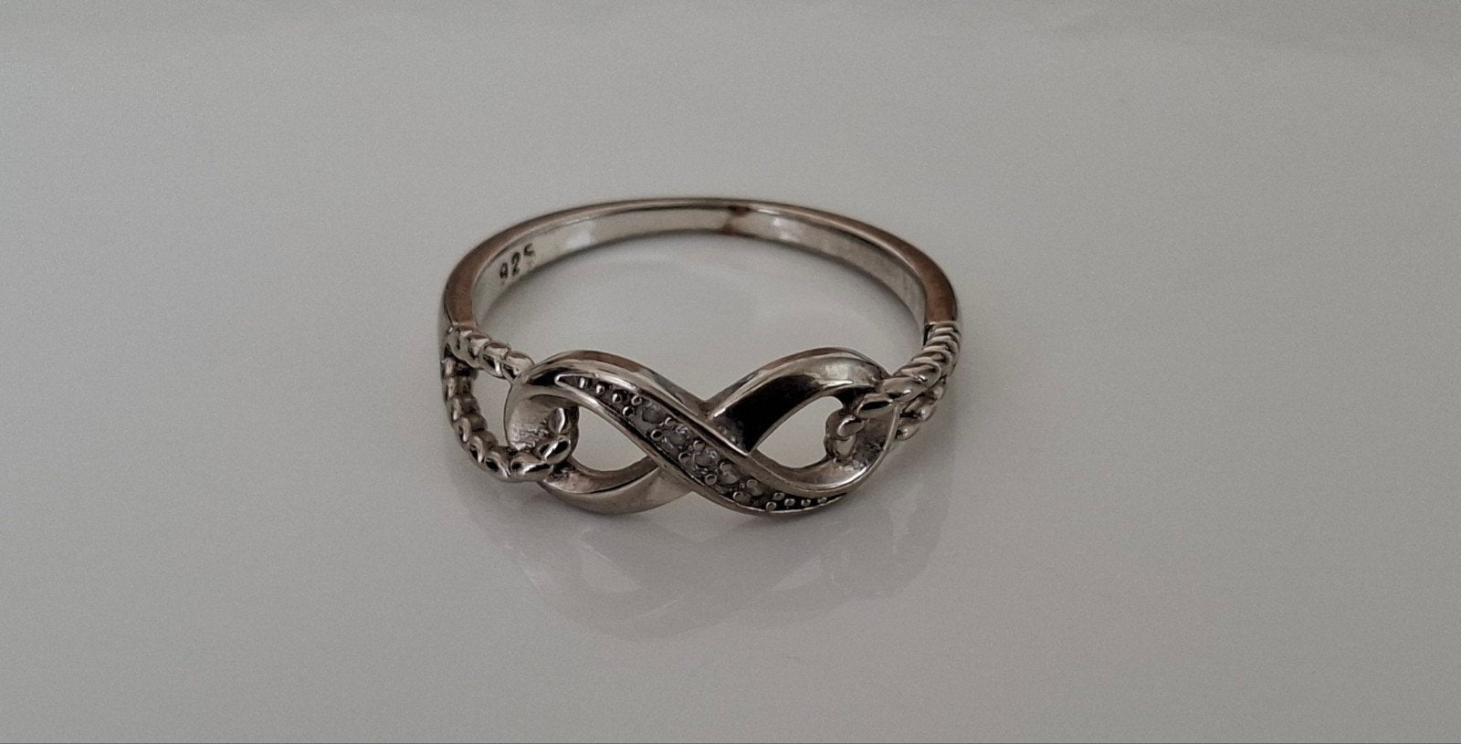 Sterling Zilver 925 Infinity Ring met Zirkonia, Sieraden, Tassen en Uiterlijk, Ringen, Met kristal, 19 tot 20, Nieuw, Ophalen of Verzenden