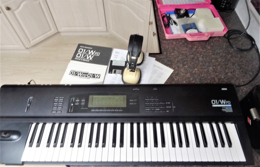 Korg keyboard, Ophalen, Korg, Aanslaggevoelig, 61 toetsen