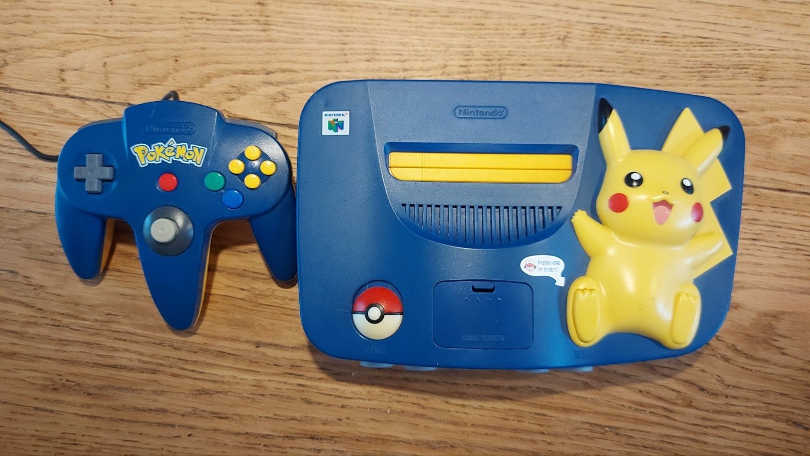 Nintendo 64 Pikachu Edition Console, Spelcomputers en Games, Gebruikt, Verzenden, Overige genres, Eén computer