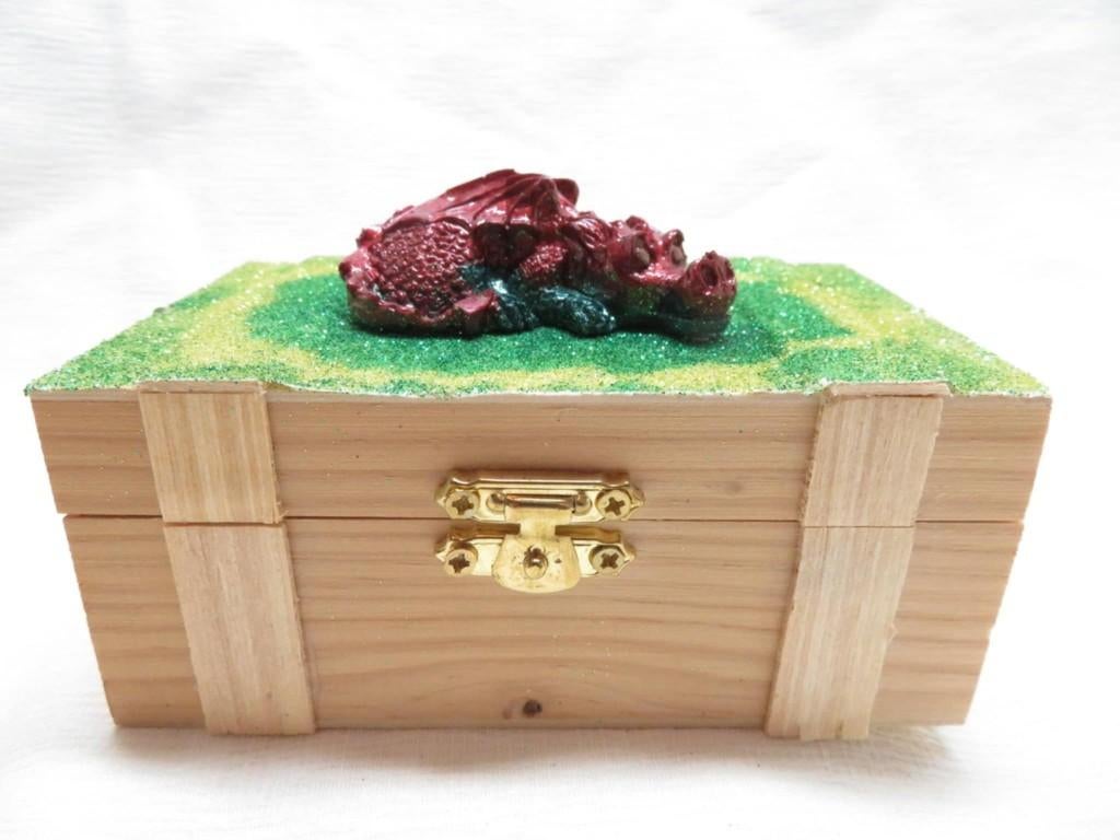 houten schatkistjes met edelstenen en draak, Ophalen of Verzenden