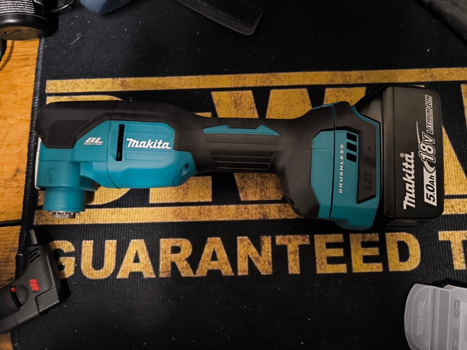 Makita DTM53 Multitool 18V LXT Li-Ion inc Accu Nieuw, Ophalen, Nieuw, Multitool, Makita