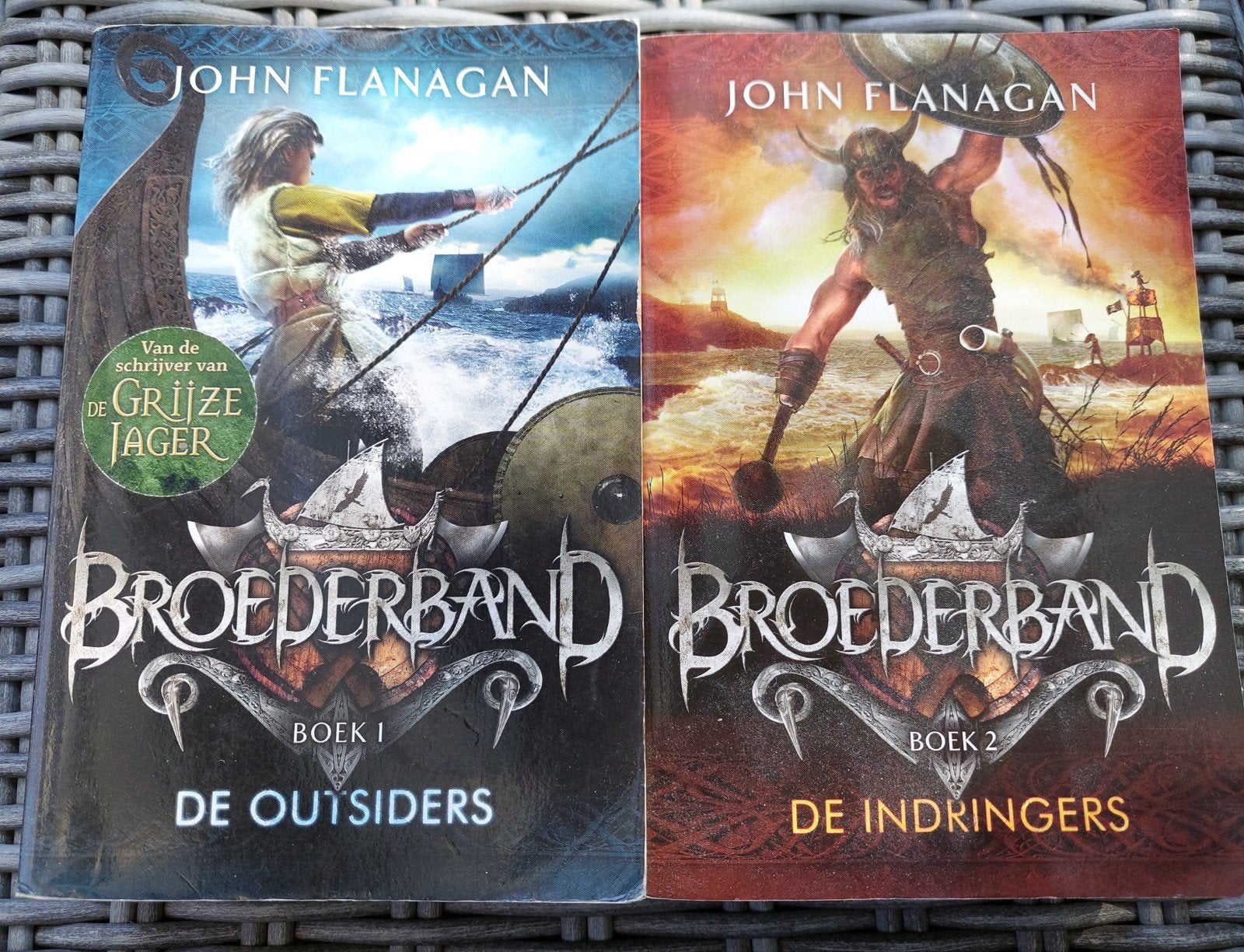 Broederband Boek 1 & 2 - John Flanagan, Boeken, Ophalen of Verzenden, Gelezen, John Flanagan, Fictie