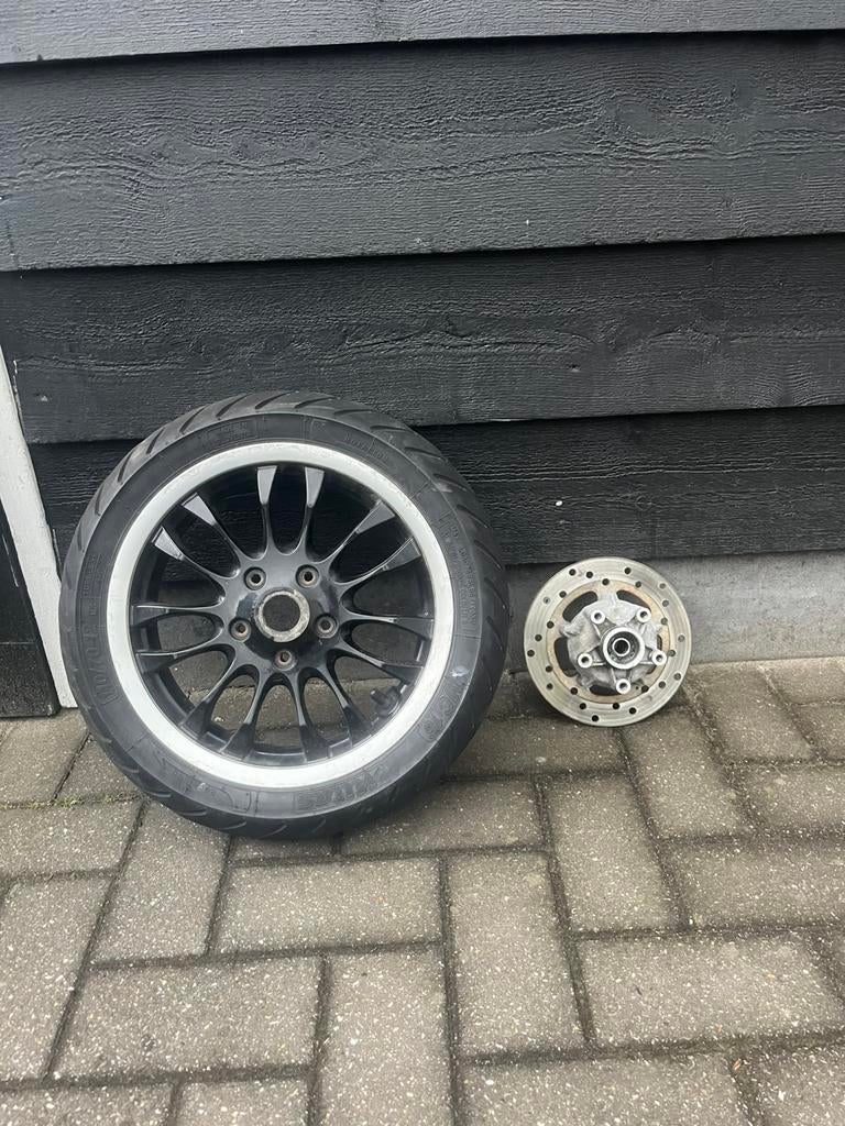 Vespa Sprint velg met band, wielnaaf en remschijf, Ophalen of Verzenden, Gebruikt, Overige typen, Vespa