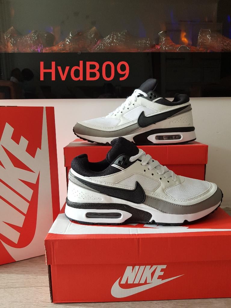 Laatste Nike air max classics, Kleding | Heren, Schoenen, Ophalen of Verzenden, Nieuw, Overige kleuren, Sneakers of Gympen