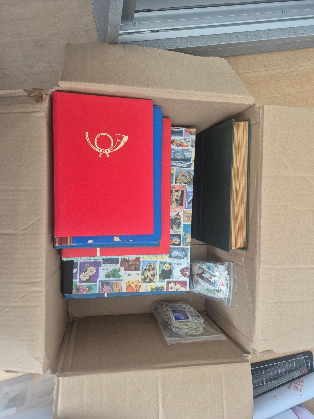 Grote partij postzegels en albums (leeg en gevuld), Postzegels en Munten, Ophalen of Verzenden