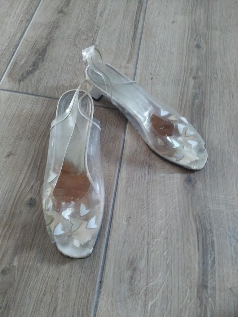Azuree maat 38 maat 5

Prijs 10

Voor meer schoenen zie mijn, Ophalen of Verzenden