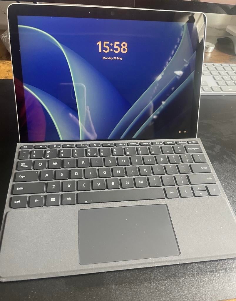 Microsoft Surface Go 2 64GB + Toetsenbord, Computers en Software, Windows Tablets, 10 inch, Ophalen of Verzenden, Zo goed als nieuw