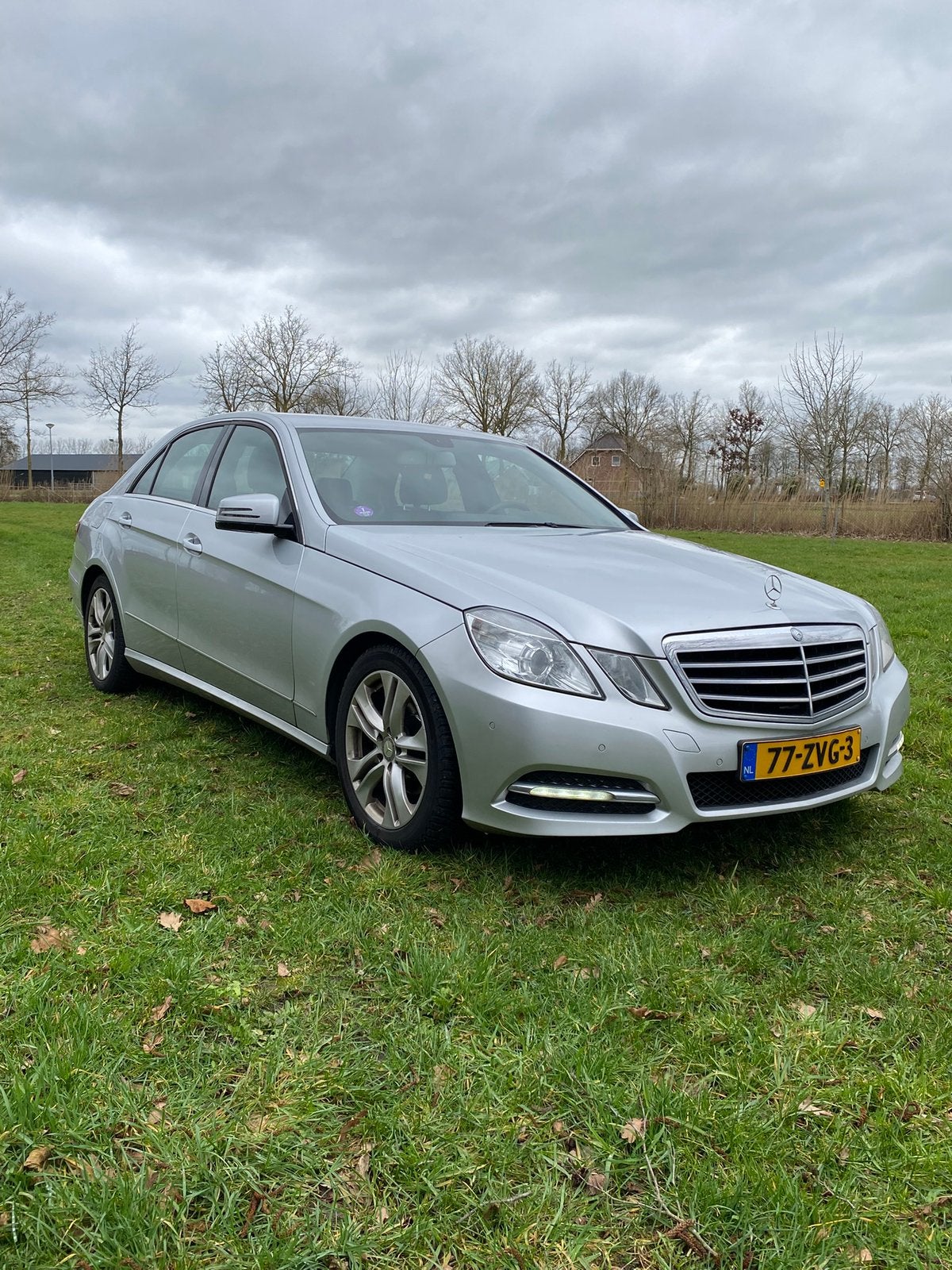Mercedes-Benz E-Klasse E200 CGI BE Aut7 2013 Grijs, 4 cilinders, 1796 cc, Origineel Nederlands, Particulier