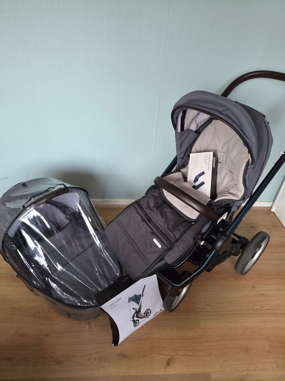 Mutsy Evo kinderwagen met reiswieg en zitje. Compleet pakket, Ophalen