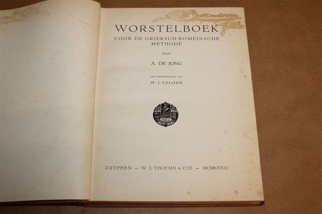 Worstelboek — Grepen voor Grieks-Romeins Worstelen 1933, Ophalen of Verzenden, Gelezen, Watersport en Hengelsport