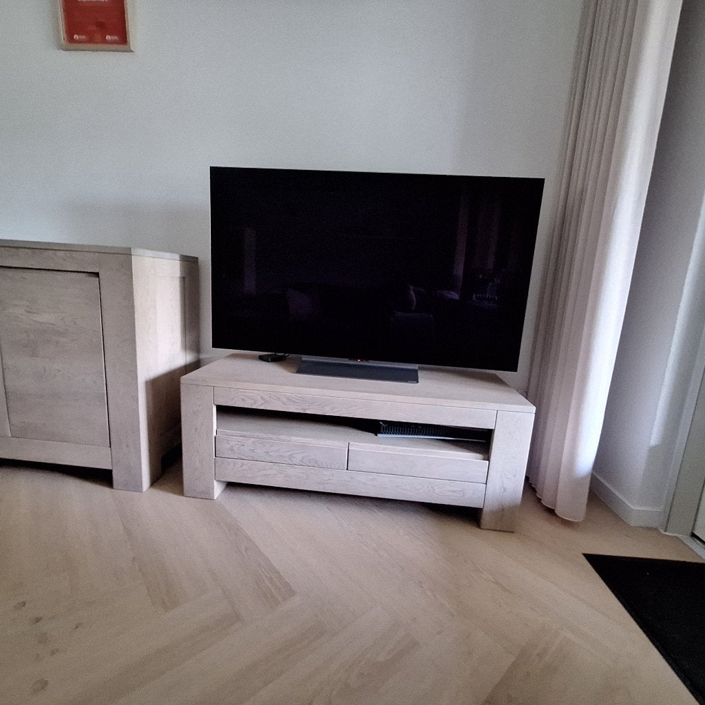 Tv meubel, Ophalen, 100 tot 150 cm, Eikenhout, Zo goed als nieuw