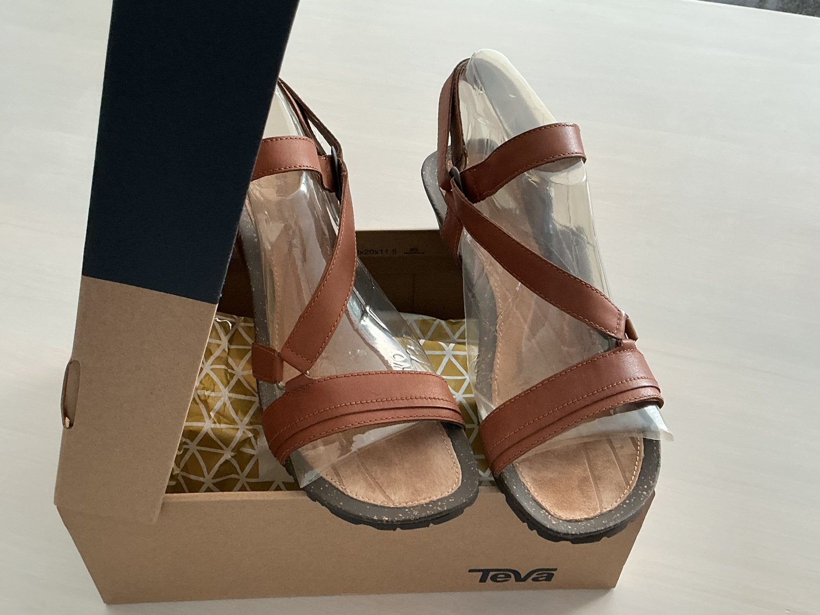 Teva Cabrillo crossover wedge sandaal, Bruin, Zo goed als nieuw, Sandalen of Muiltjes, Ophalen of Verzenden