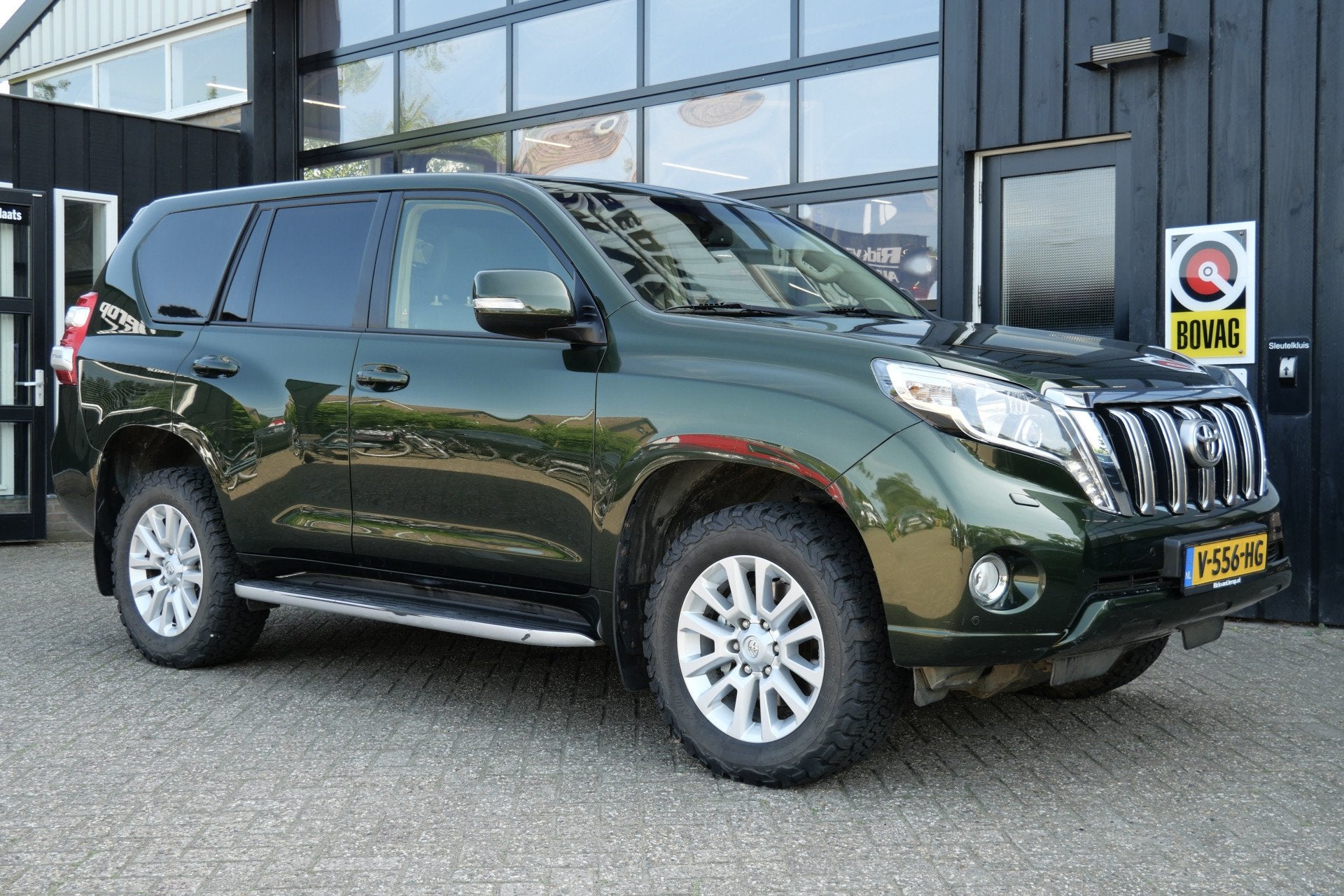 Toyota Land Cruiser 3.0 D-4D-F Executive Window Van | Grijs, Auto's, Euro 5, Gebruikt, Zwart, Leder