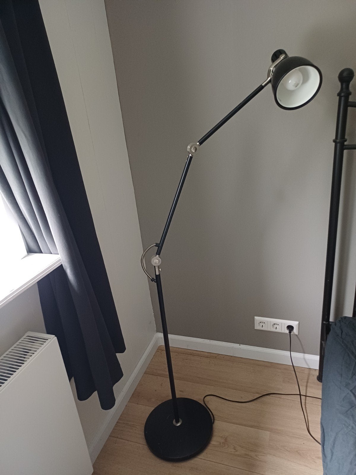 Zwarte staande lamp met verstelbare delen, Ophalen, Gebruikt, Modern, Industrieel, E27 (groot)