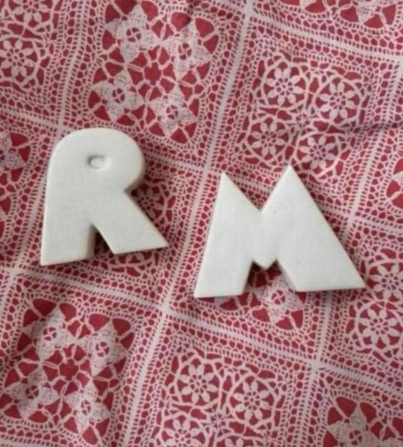 Peper en zout stel van riviera maison - wit - letters r & m, Ophalen of Verzenden, Zo goed als nieuw