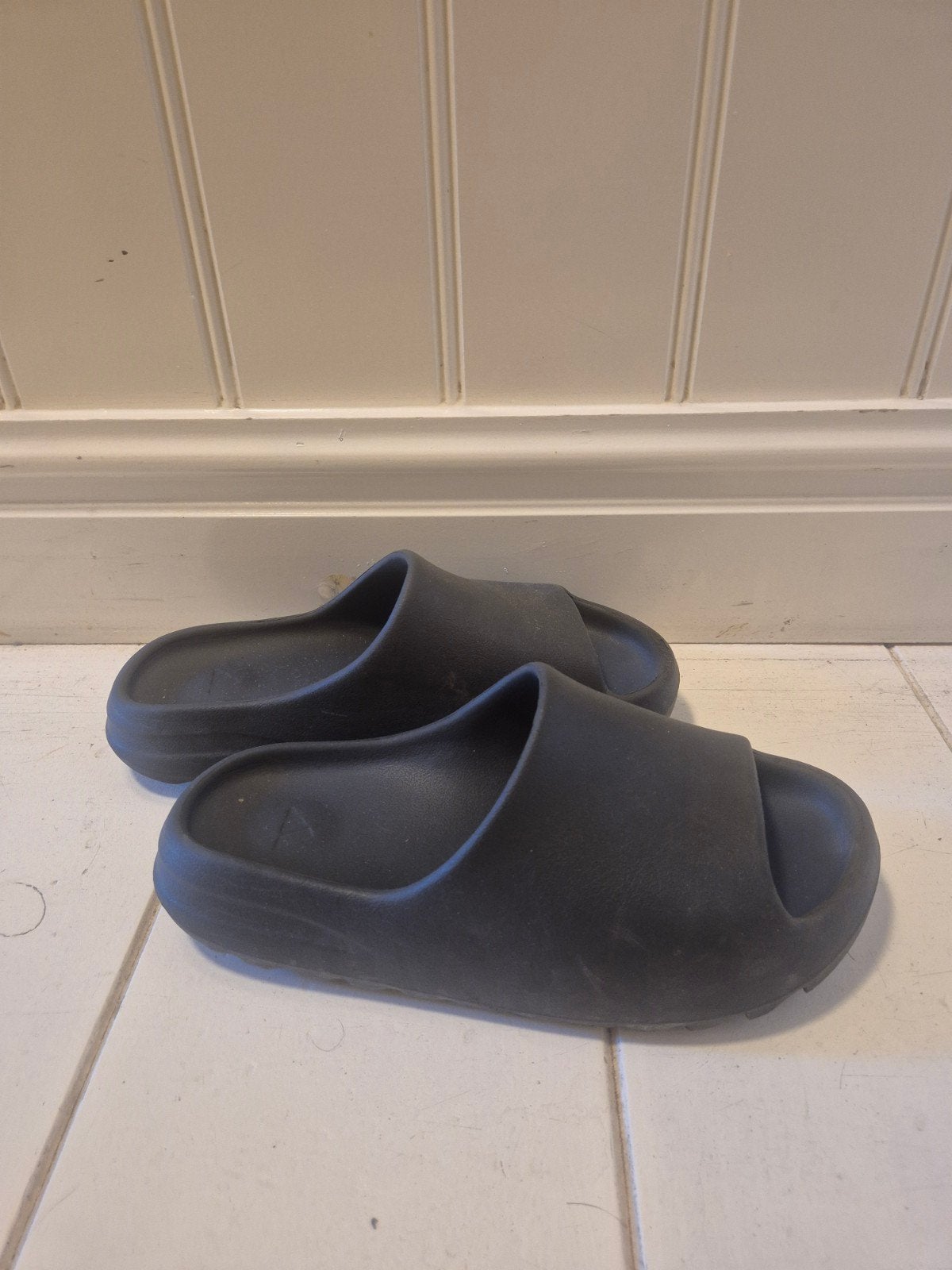 Adidas yeezy slippers maat 46, Slippers, Adidas, Zwart, Ophalen of Verzenden