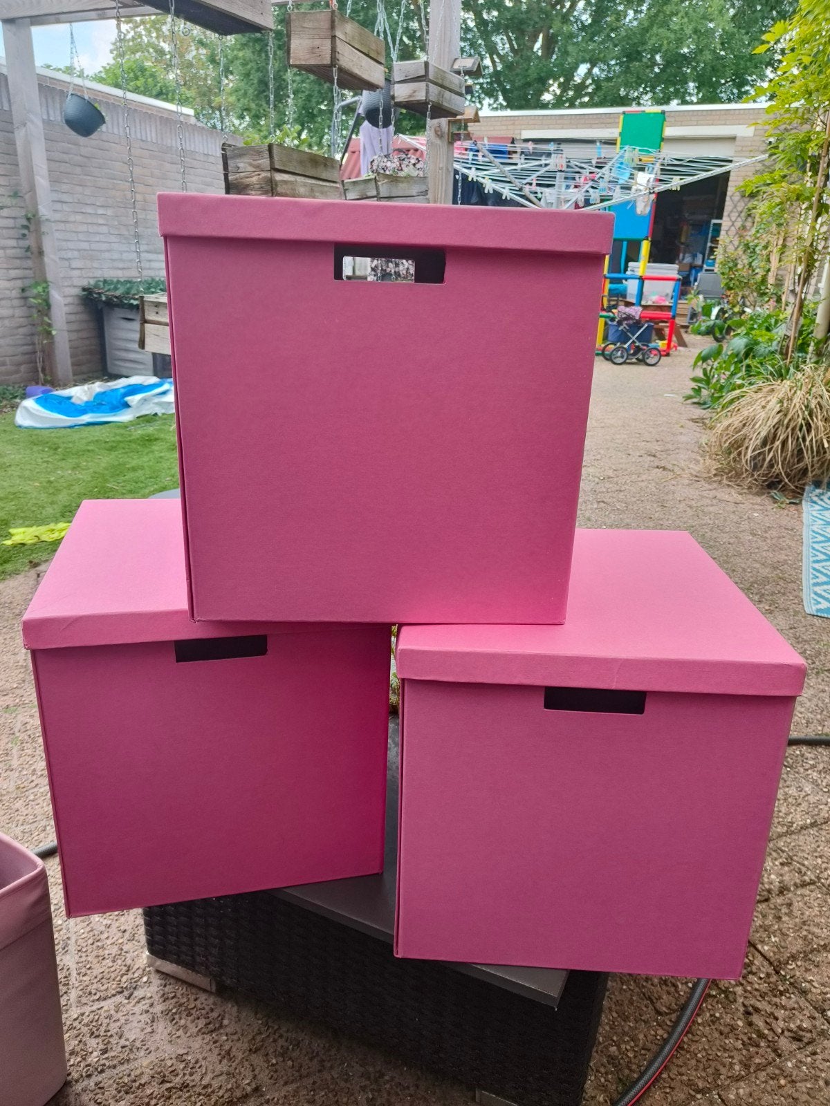 3x Donkerroze Kallax Bakken van Stevig Karton, Ophalen, Overige materialen, Minder dan 50 cm, Gebruikt