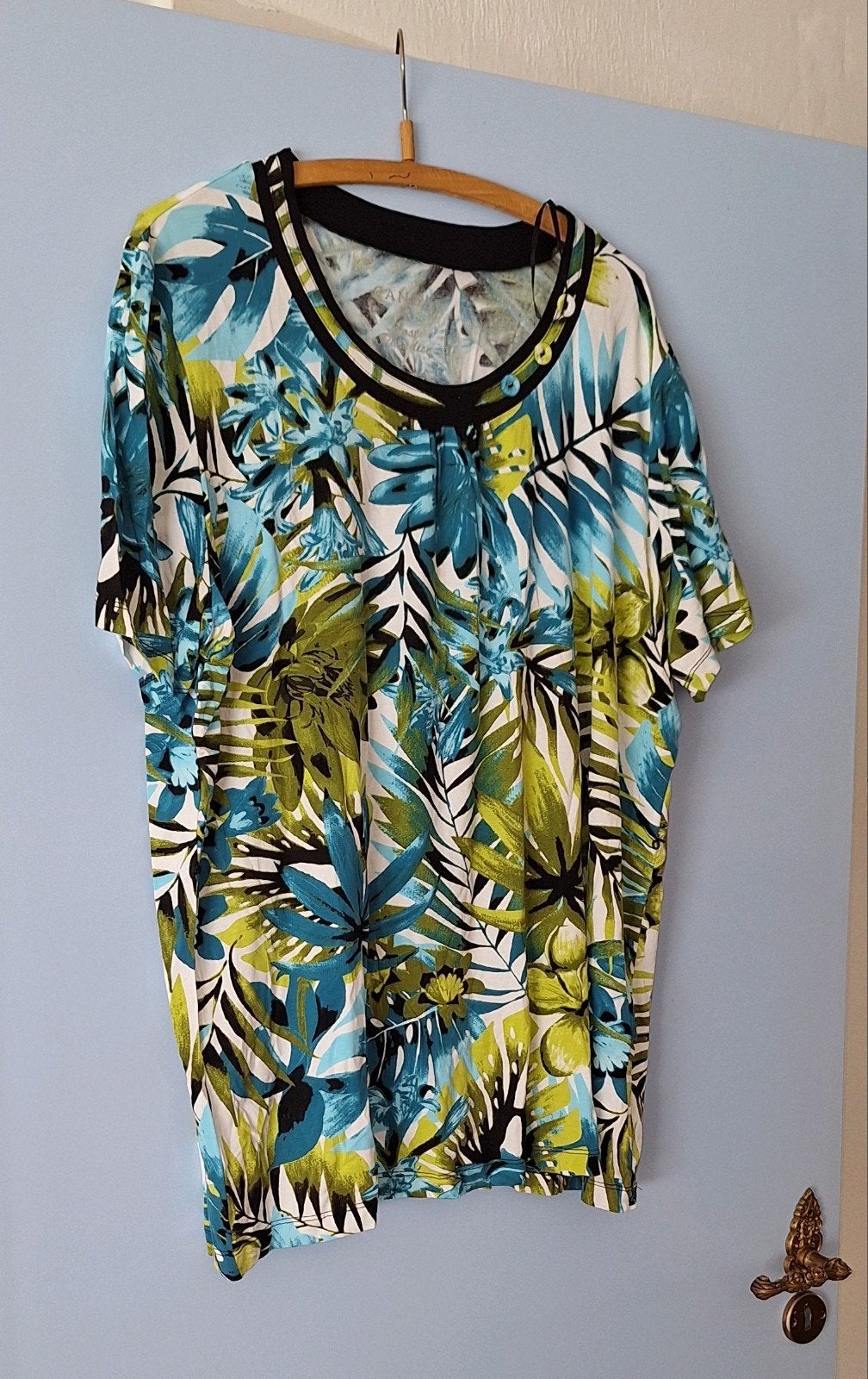 NIEUW CANDA DAMES MERK T SHIRT
MAAT XL
KLEUR BONT MET BLOEME, Meerkleurig, Nieuw, CANDA, Shirt of Top