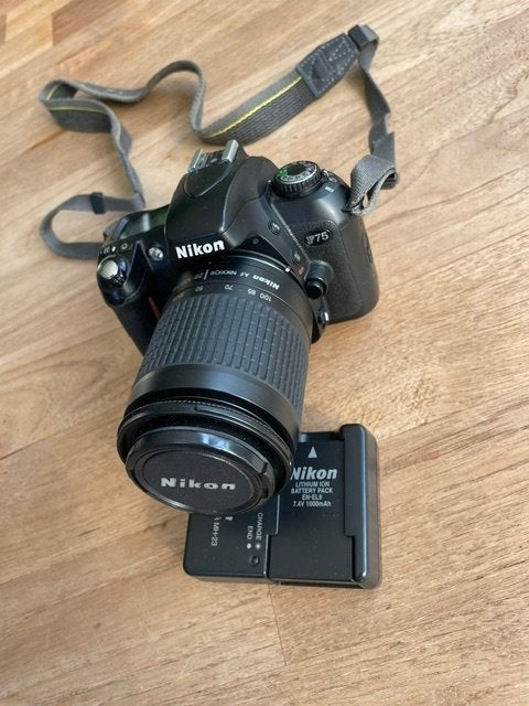 Nikon D60 digitale en Nikon F75 analoge complete set., Fotograaf