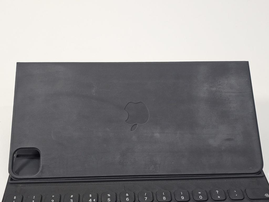 Apple Smart Keyboard QWERTY - iPad Pro 12.9 3/4 - Noors, Apple Distribution International, Contactus.ie@euro.apple.com, Hollyhill Industrial Estate 23, YK84 Cor, Ierland
