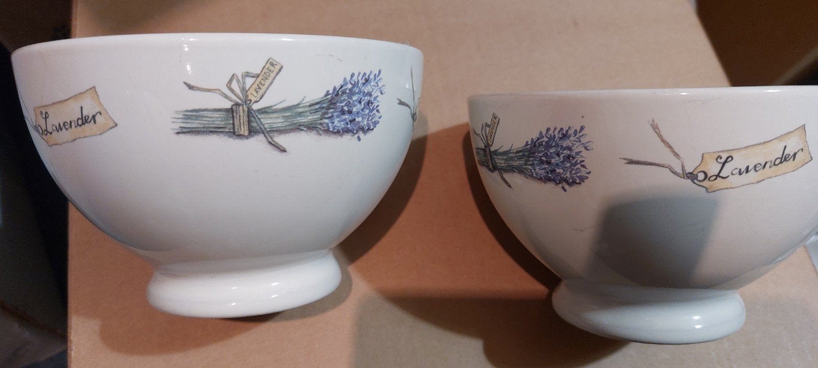 Schaaltjes met lavendel 2×/Jet by ter Steege, Ophalen of Verzenden, Overige stijlen, Aardewerk, Schaal of Schalen