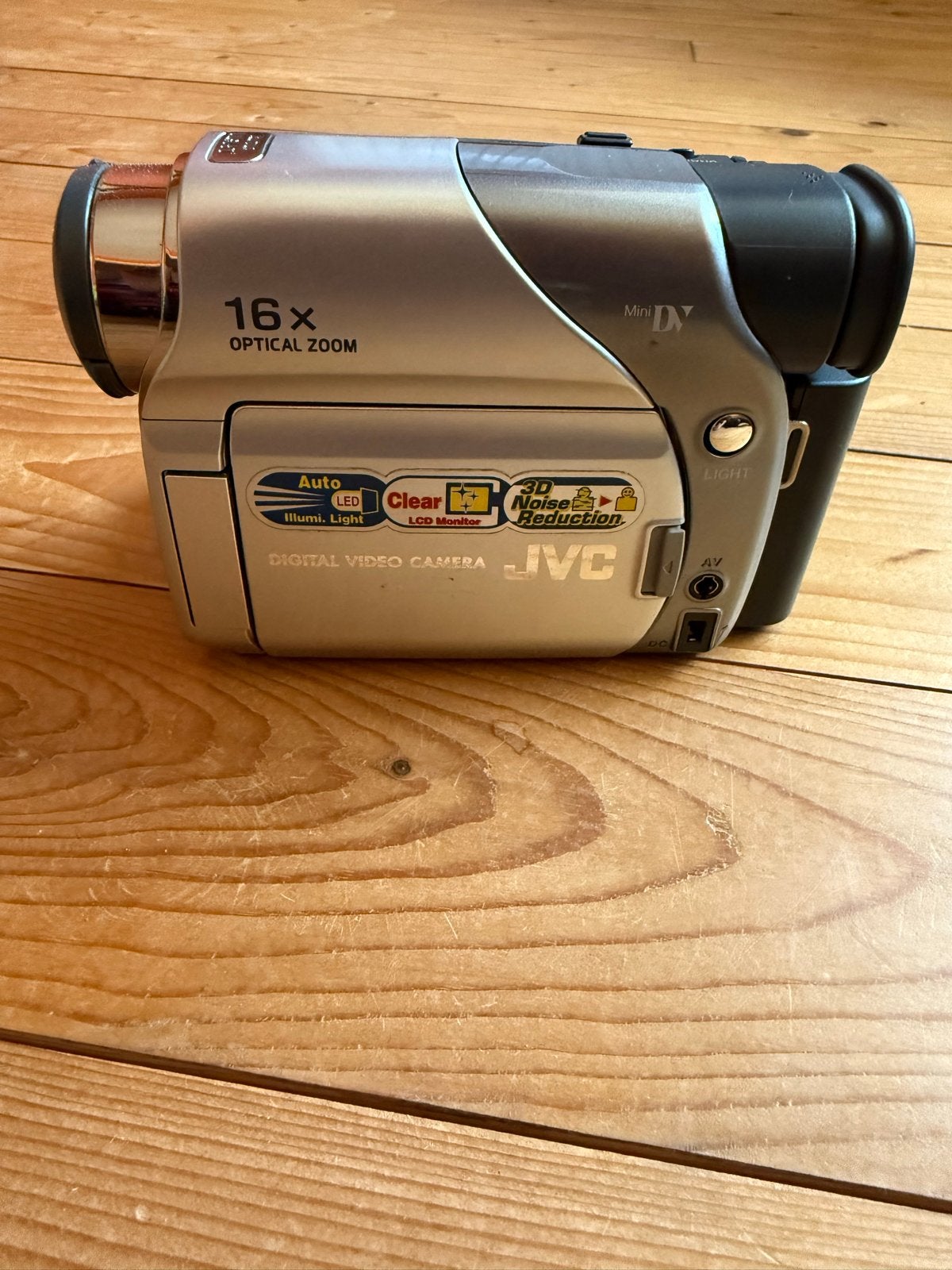 JVC Digital Video Camera met 16x optische zoom, Ophalen, Mini dv, Gebruikt, JVC