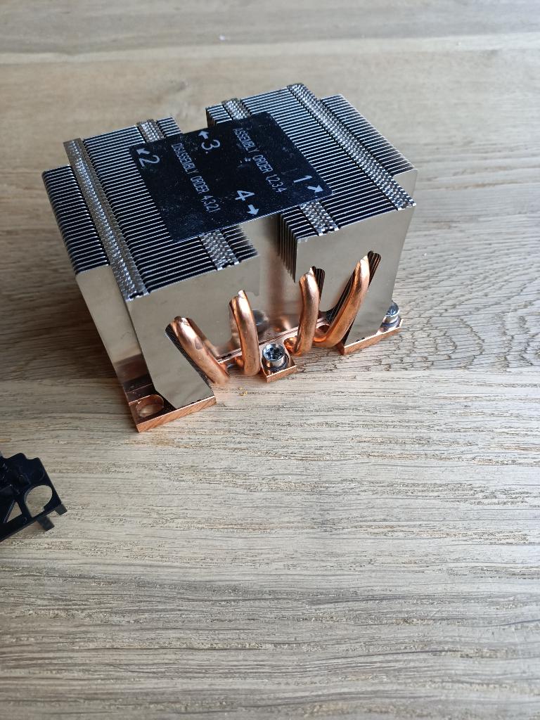 Dynatron LGA 3647 Heatsink CPU Koeler, Ophalen of Verzenden, Gebruikt, Luchtkoeling
