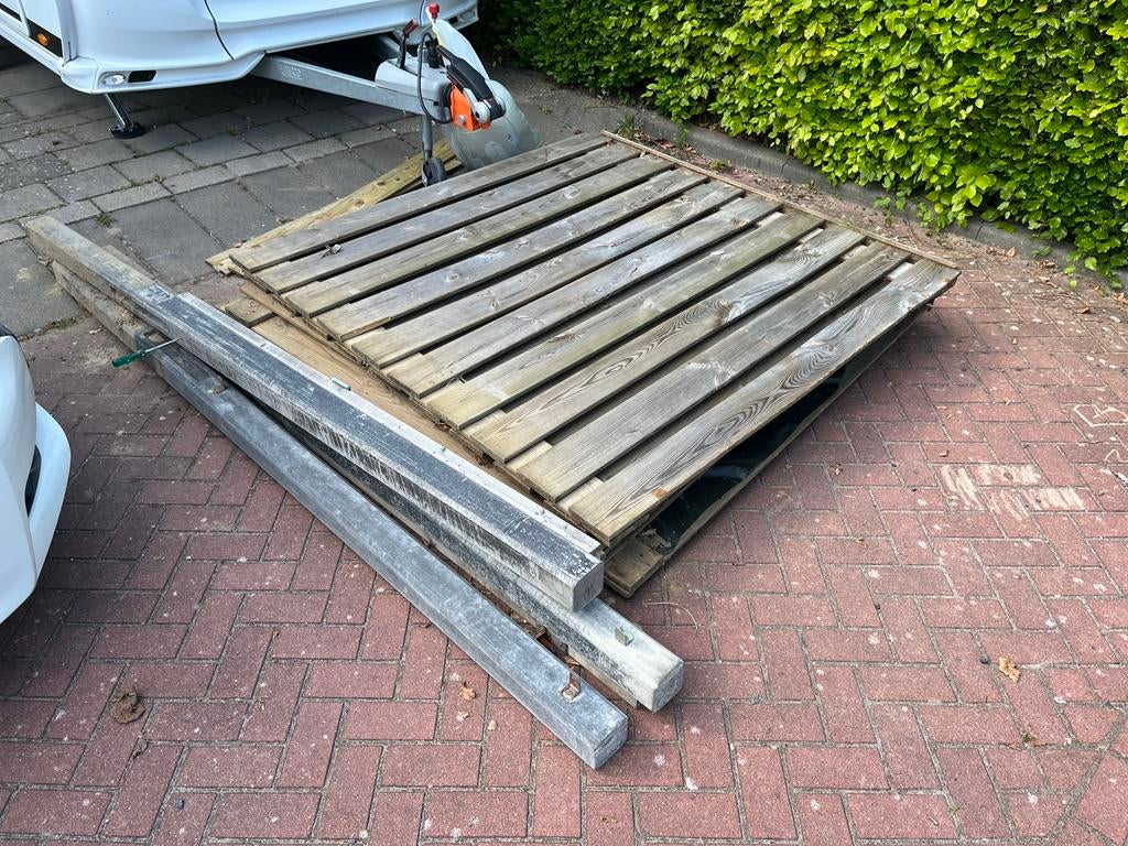 Schuttingdelen (totale lengte 5 m), Ophalen, Zo goed als nieuw, Hout