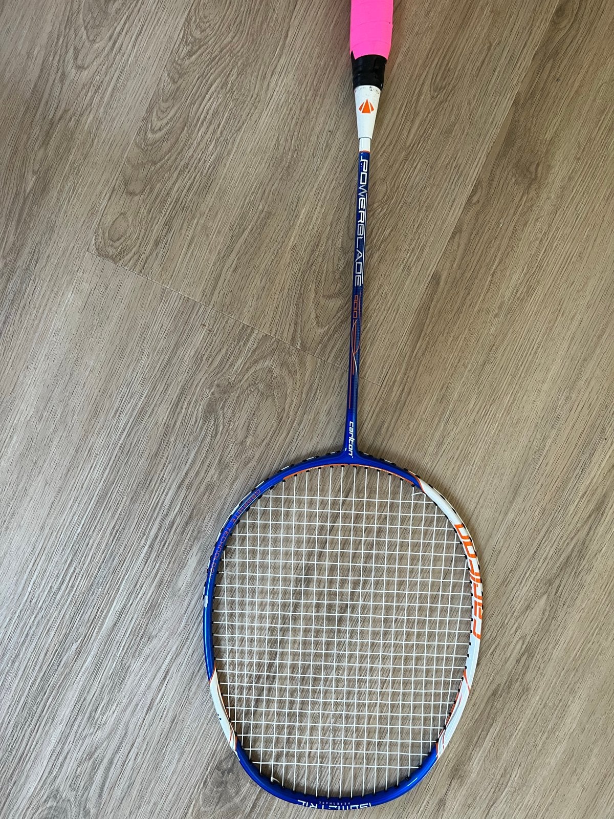 Carlton Powerblade 9010 Badmintonracket + Yonex hoes, Ophalen of Verzenden, Gebruikt, Racket(s)
