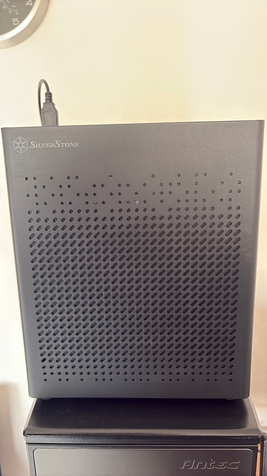 Mini pc, Ophalen, Zo goed als nieuw, 2 tot 3 Ghz, SSD