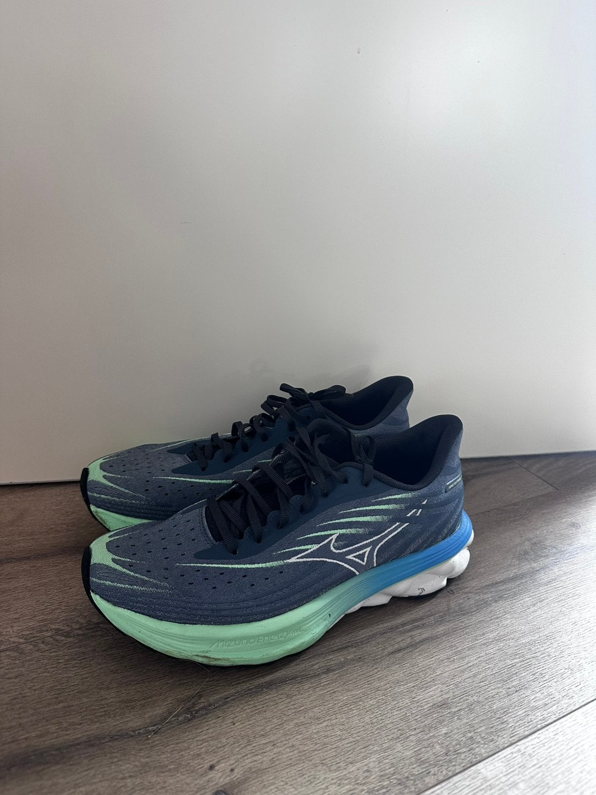 Hardloopschoenen maat 43 - Mizuno wave skyrise 6, Ophalen, Zo goed als nieuw, Hardloopschoenen, Overige merken