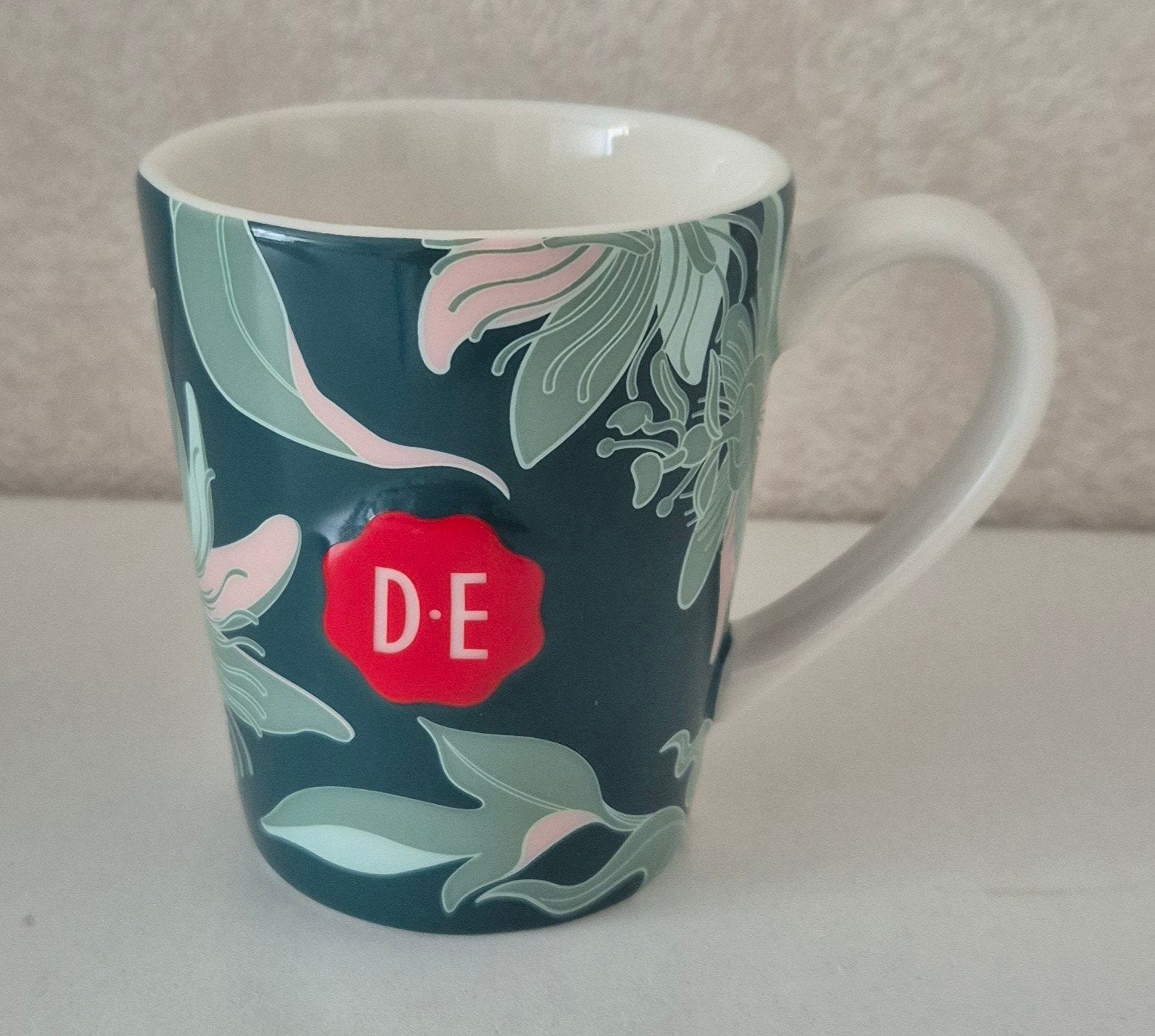 Douwe Egberts beker, Huis en Inrichting, Keuken | Servies, Ophalen of Verzenden, Zo goed als nieuw, Porselein