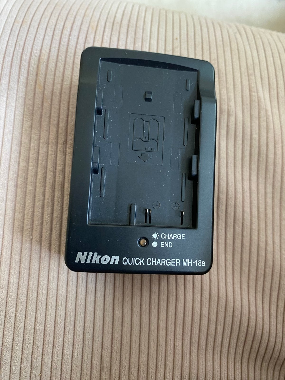 Nikon MH-18a Quick Charger Acculader, Ophalen of Verzenden, Gebruikt