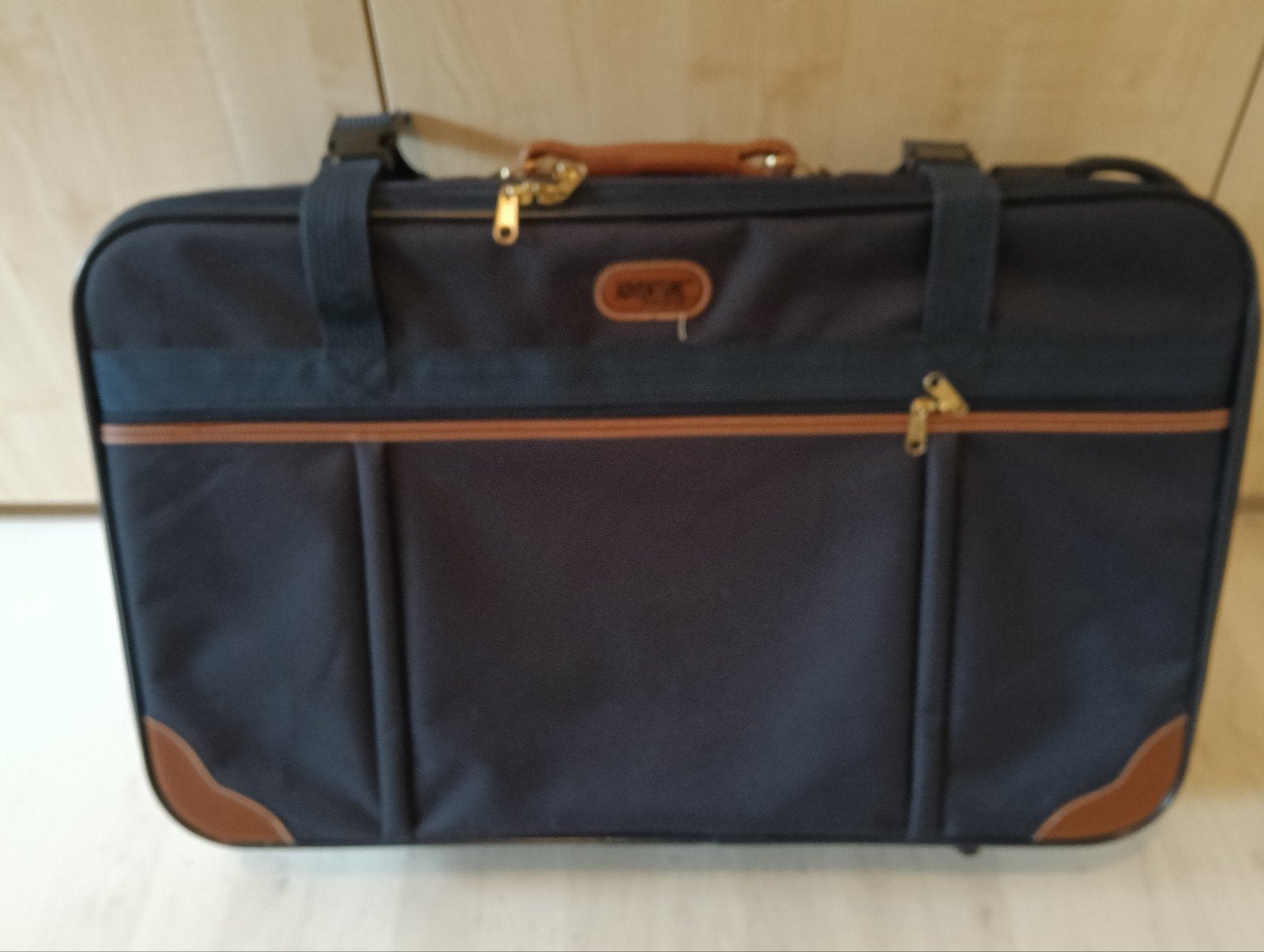 klassieke koffer van Adventure, Leer, Zo goed als nieuw, 35 tot 45 cm, Wieltjes