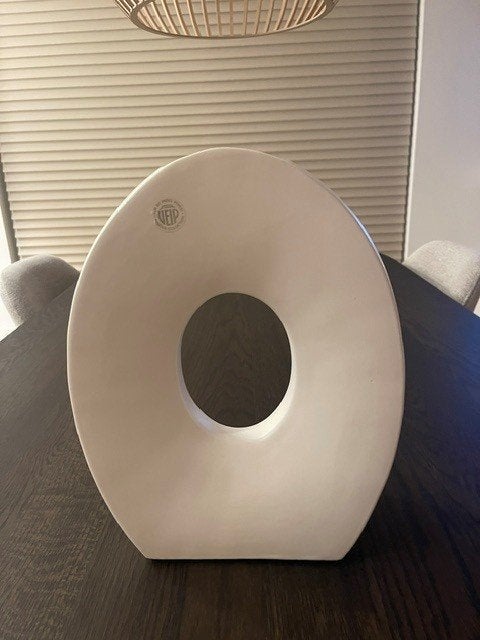 Mooie V.E.I.P design vaas, Ophalen, Zo goed als nieuw, Wit, Overige materialen