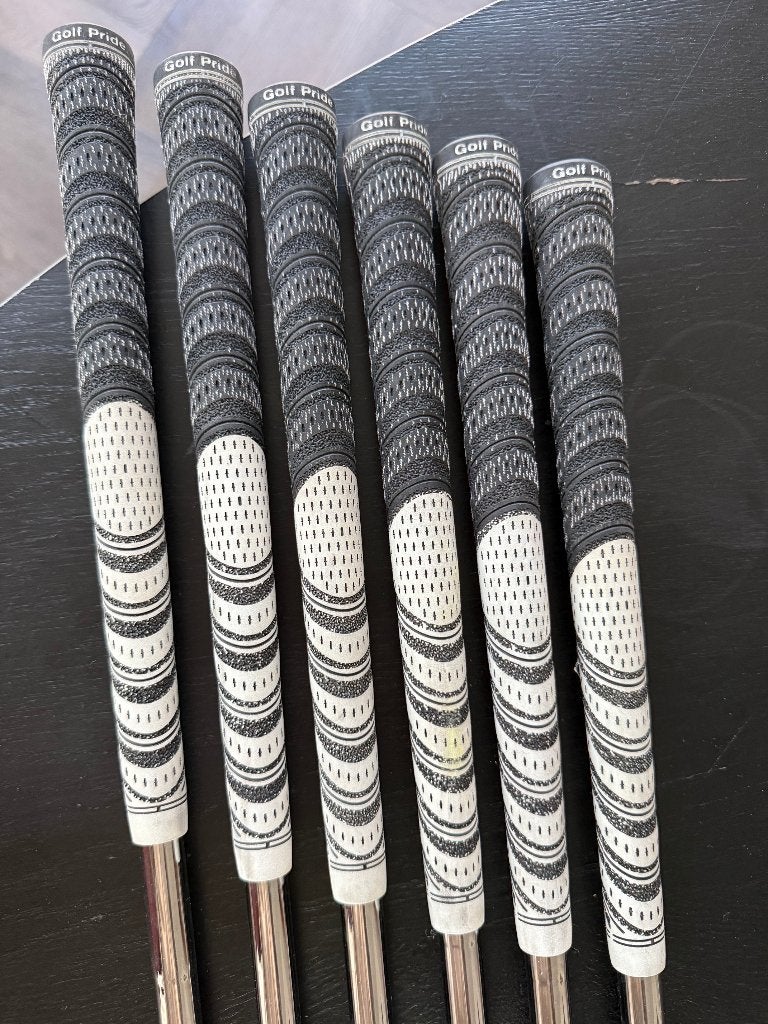 Foto 3 van P770 (2020) golfset te koop, NIEUWE grips en shafts