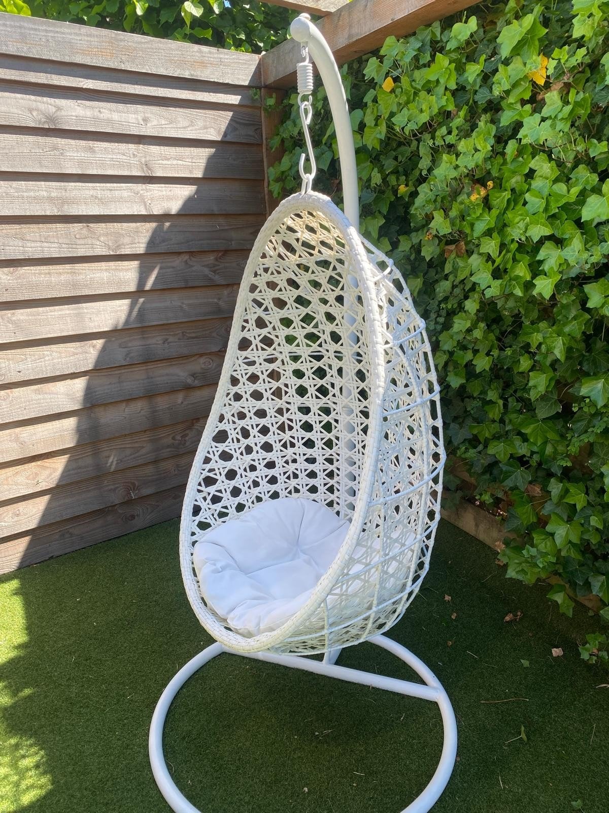 Egg-chair / hangstoel, Huis en Inrichting, Ophalen, Gebruikt, Wit, Eén