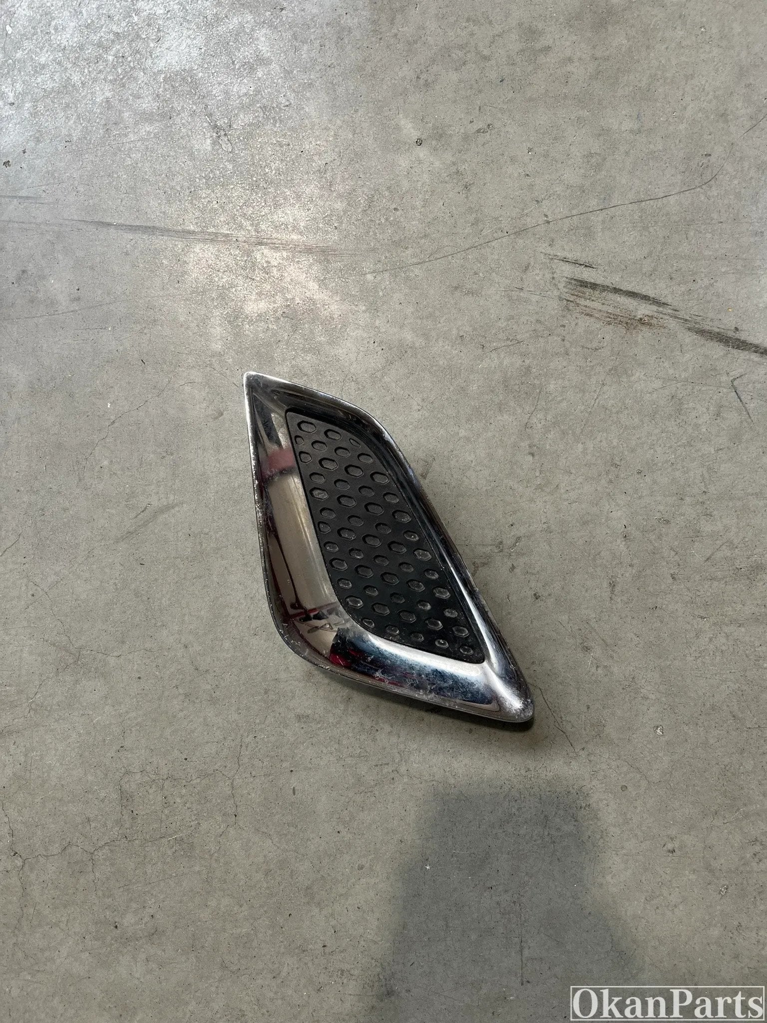 Mitshubishi Outlander Linker Sierstuk 194B45XV, Auto-onderdelen, Ophalen of Verzenden, Gebruikt, Mitsubishi