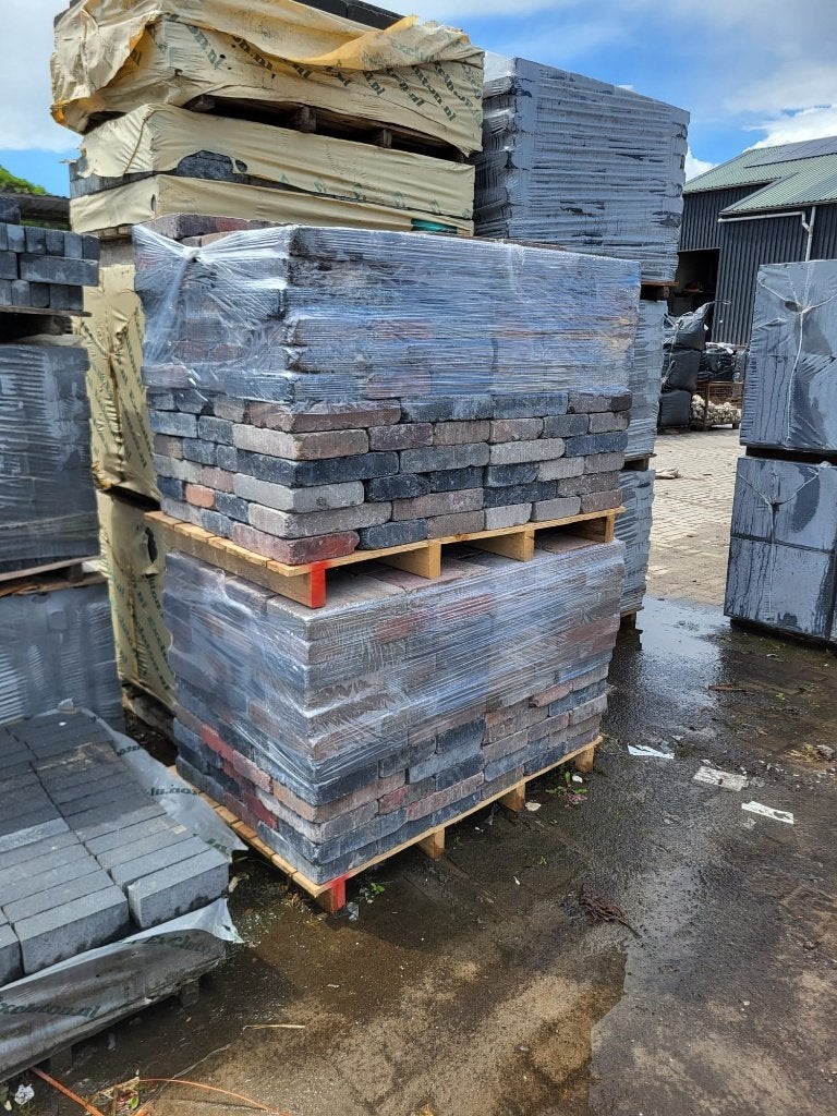 23.5m2 zo goed als nieuwe trommelsteen 20x30x6cm, Ophalen, Zo goed als nieuw, Beton, Overige typen